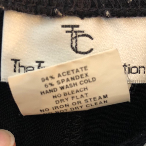 The Travel Collection Cropped Pants - Picture 3 of 4